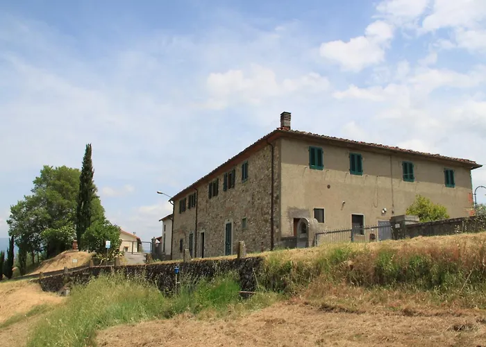Farmhouse Abode With Pool And Tuscan Charm